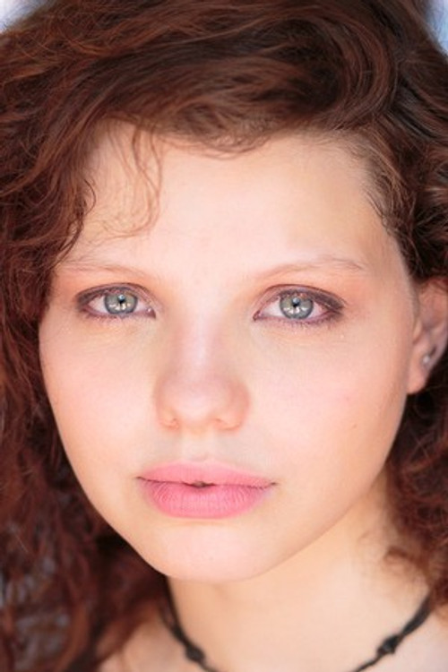 Chloë Levine
